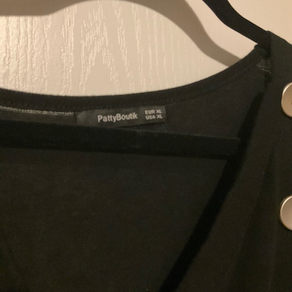 Chic Black Button-Detail Top - Picture 2 of 6